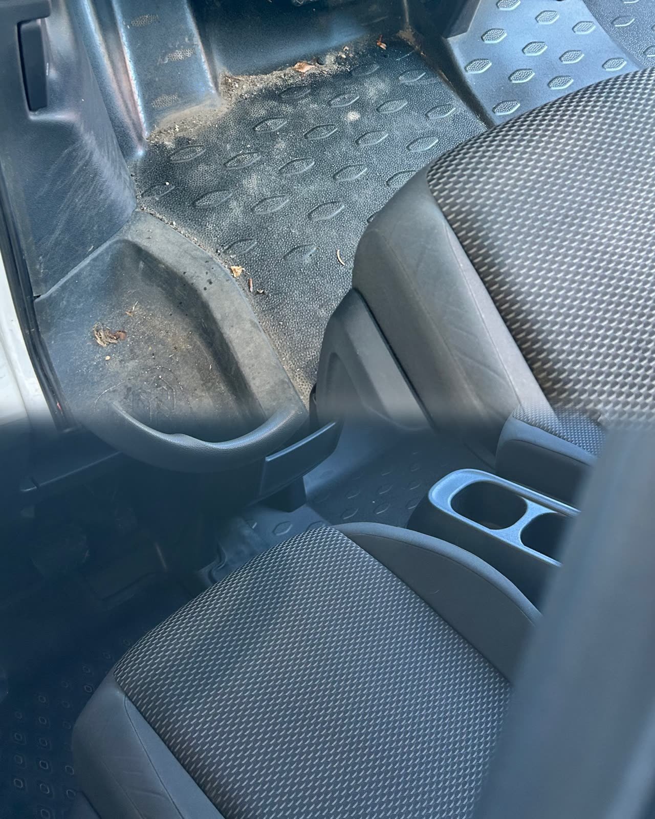 Gulv bagi før rens
